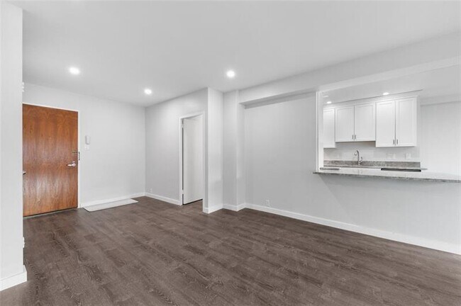 Building Photo - 320 Fort Duquesne Blvd