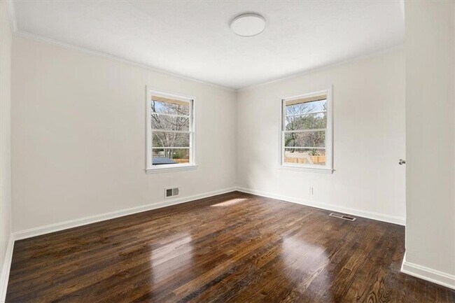 Building Photo - 1451 Belmont Ave