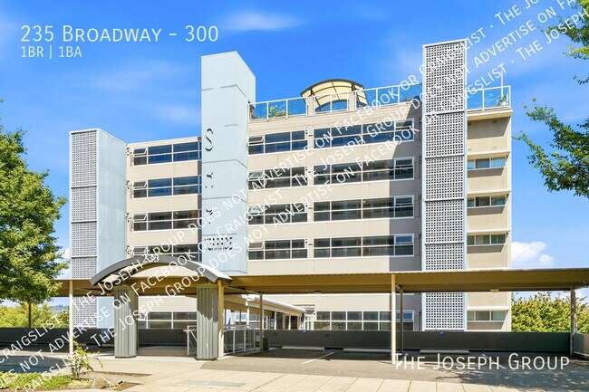 Building Photo - 235 Broadway-300