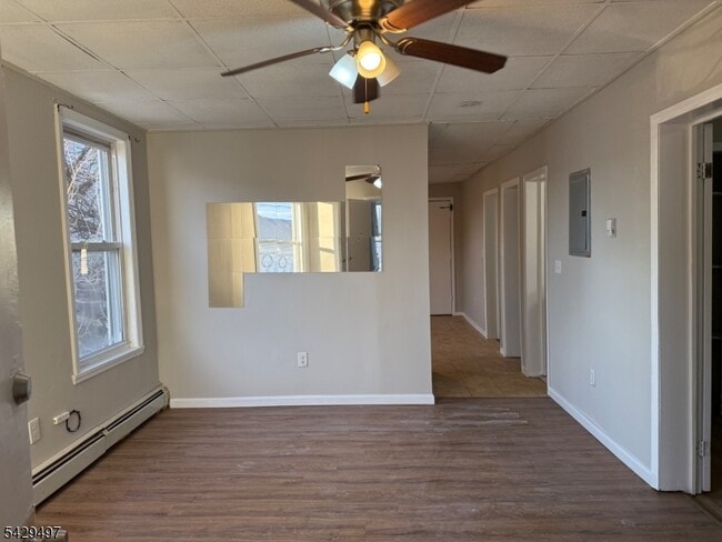 Building Photo - 85 Holsman St