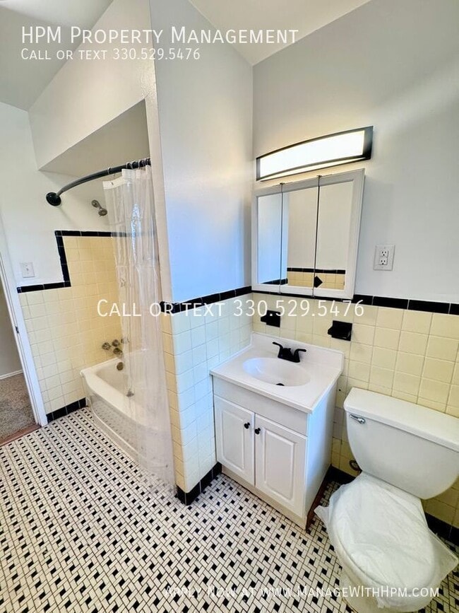 Building Photo - 3270 Warrensville Center Rd