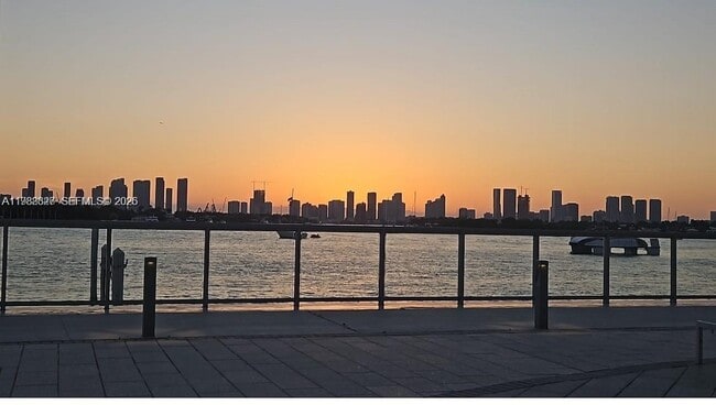 Building Photo - 1000 West Ave