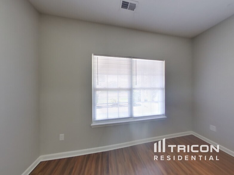 Building Photo - 1345 Colony Park Cir