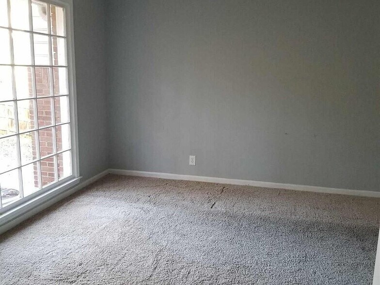 Building Photo - 4077 Linda Ln SW