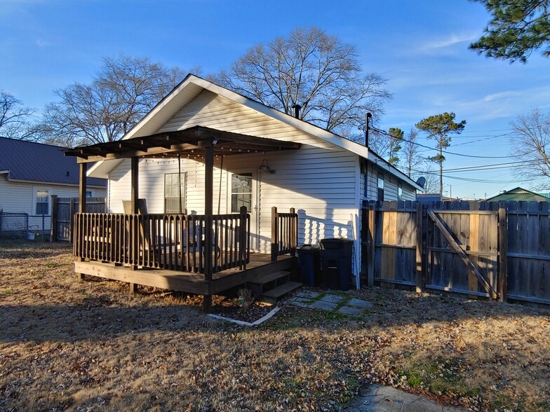 Rear - 1208 Brunner St NW