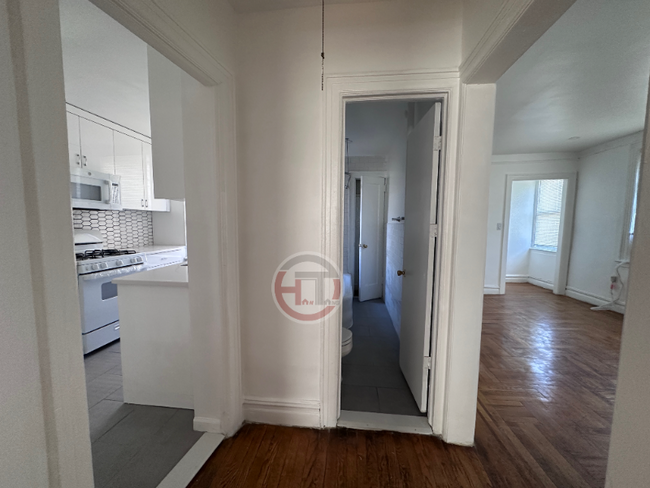 Building Photo - 1671 Radcliff Ave