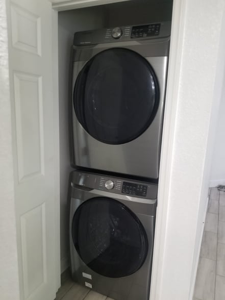 Building Photo - 1406 E Renfro St