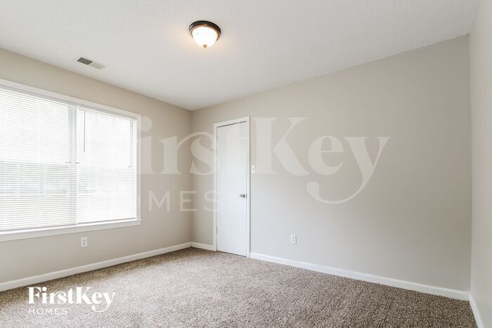 Building Photo - 6894 Rockbrook Dr