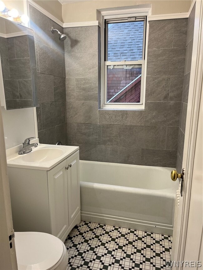 Building Photo - 19 Hodge Ave