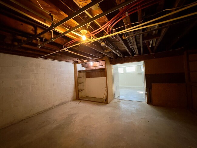 Building Photo - Charming 3Bed/2Bath Townhome in Dundalk, MD!