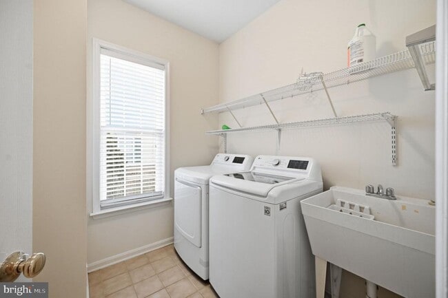 Building Photo - 6046 Smooth Stone Pl