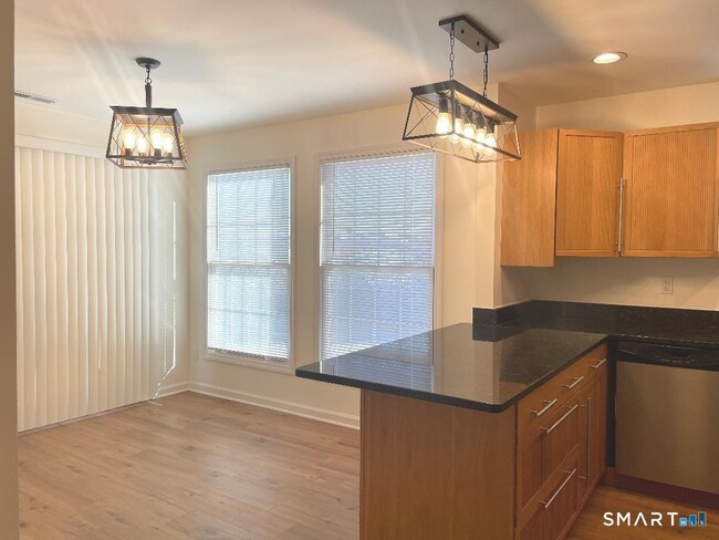 Building Photo - 350 Access Rd