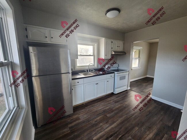 Building Photo - 2033 Covert Ave