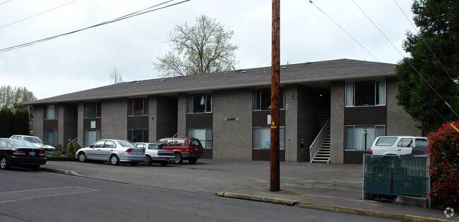 Building Photo - The Cedars Apartments