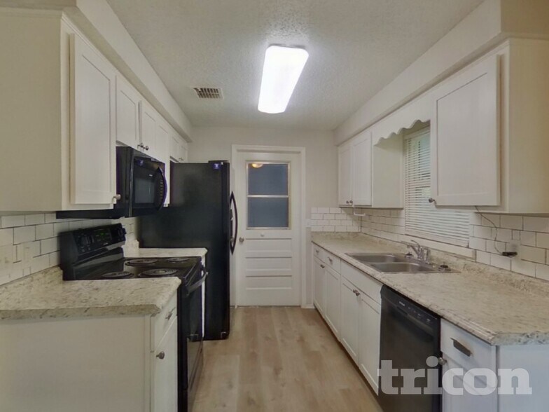 Building Photo - 83151 St Mark Dr