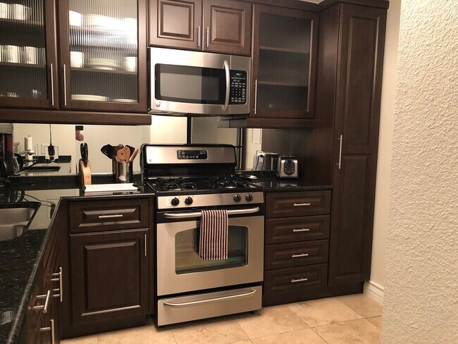 Building Photo - Meridian Fully Furnished 2 Bd | 2 Ba Luxury Condo .