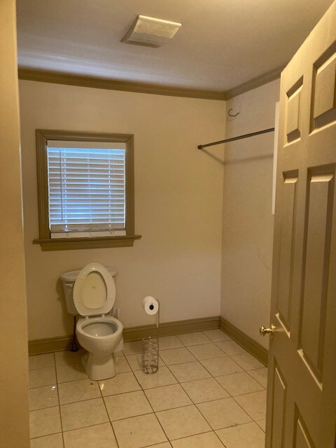 Building Photo - 303 Paris St