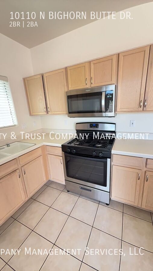 Building Photo - 10110 N Bighorn Butte Dr