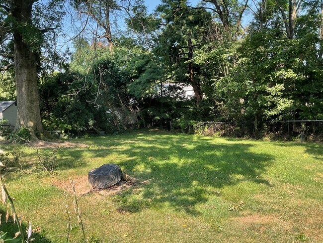 Building Photo - 1722 Cornell Rd