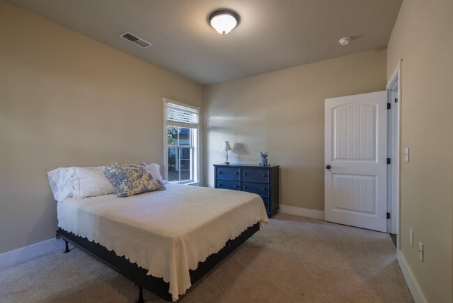 Building Photo - 101 West Ln