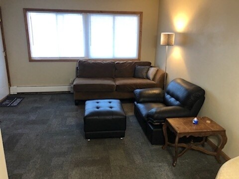 Building Photo - 2832 S 31st Ave