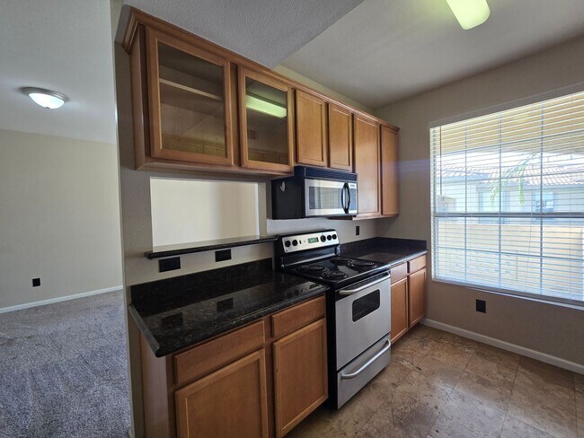 Building Photo - CANYON CREST CONDO