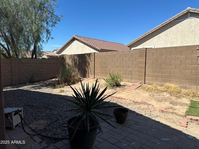 Building Photo - 1746 E Chaparral Dr