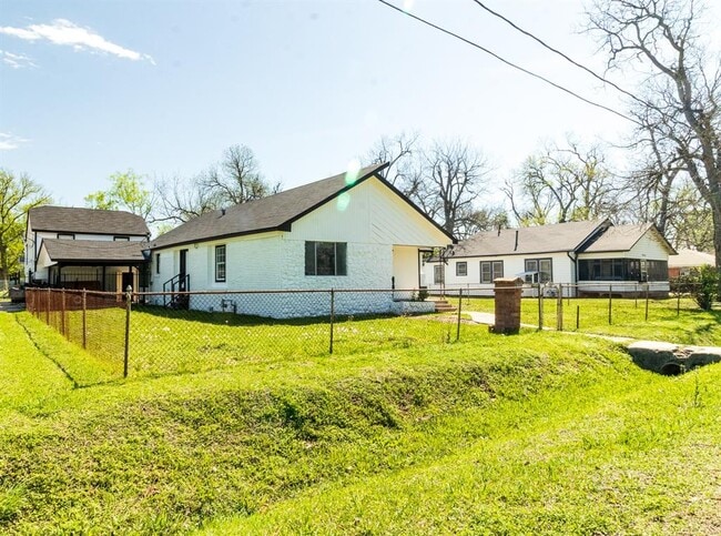 Building Photo - 4918 Leffingwell St