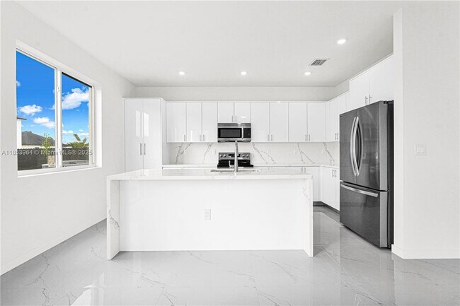 Building Photo - 22467 SW 125th Ave