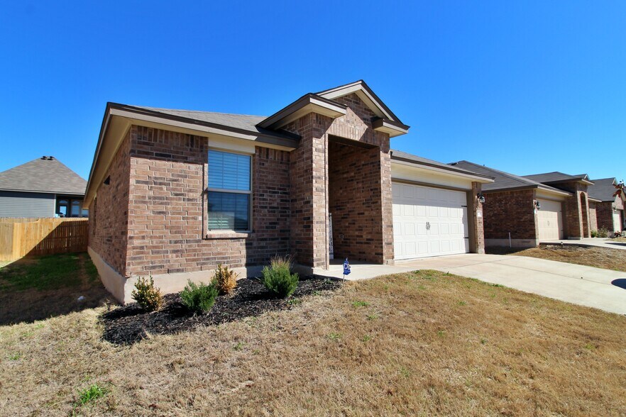 Primary Photo - 2708 Risinger Rd