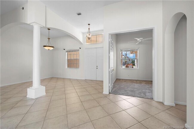 Building Photo - 2529 SW Park Meadows Trail