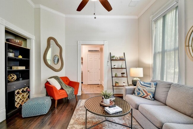 Building Photo - 319 E Courtland Pl