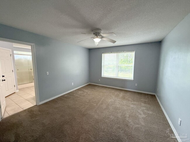 Building Photo - 10609 Creek Ridge Dr