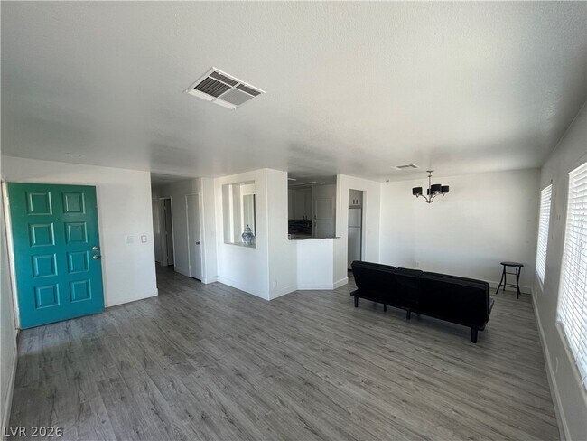 Building Photo - 1521 Linnbaker Ln