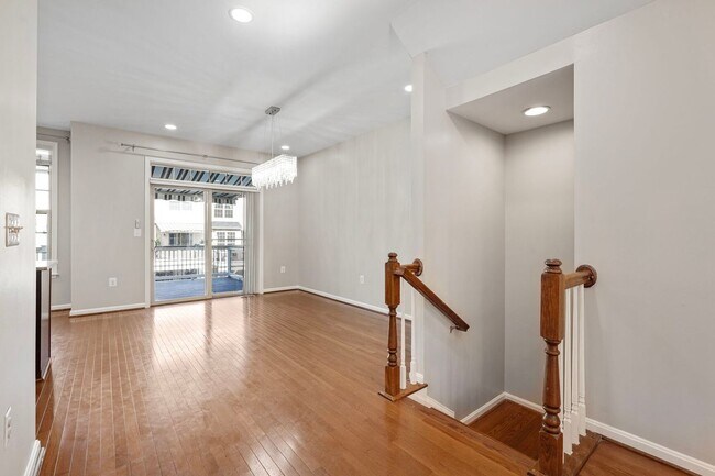 Building Photo - 102 Vista Knoll Dr