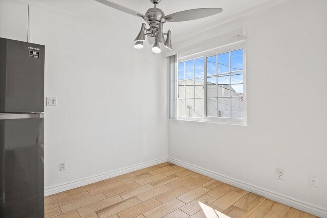 Building Photo - Stylish 1-Bedroom Apartment with Private B...