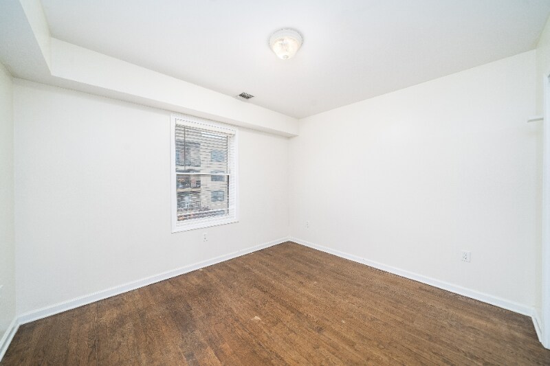 Building Photo - 204 Jackson St