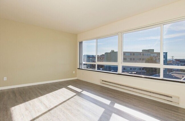 Primary Photo - 5210 Russell Ave NW