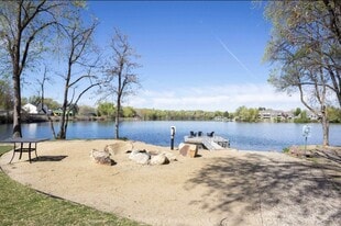 Building Photo - 3311 N Lakeharbor Ln