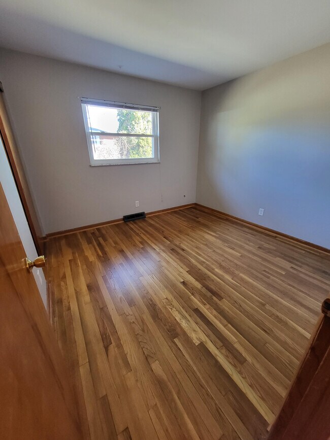 Building Photo - 4720 Esterbrook Rd