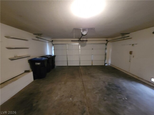 Building Photo - 253 Buckskin St