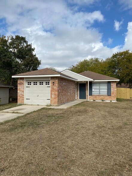 Building Photo - 4327 Stayman Dr