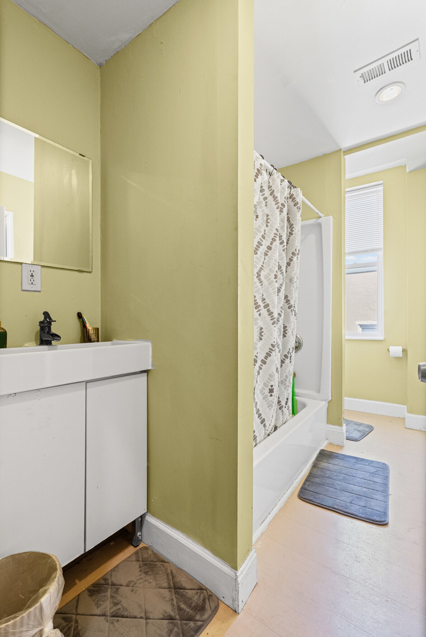 Building Photo - 3024 Auchentoroly Ter