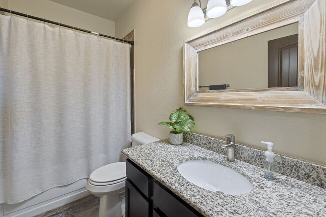Building Photo - Spacious 3-Bed, 2-Bath Modern Home on 1.16...