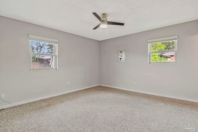 Building Photo - 2325 Merle Cir