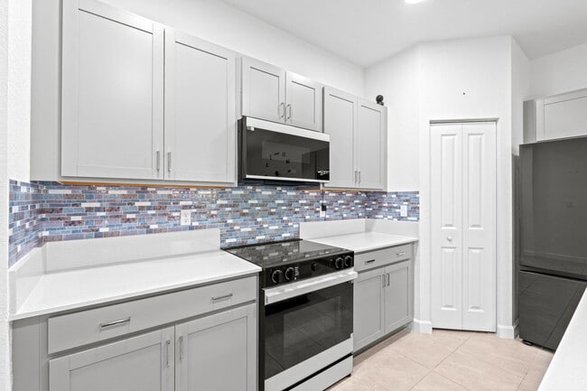 Building Photo - 4370 Pond Lily Ln