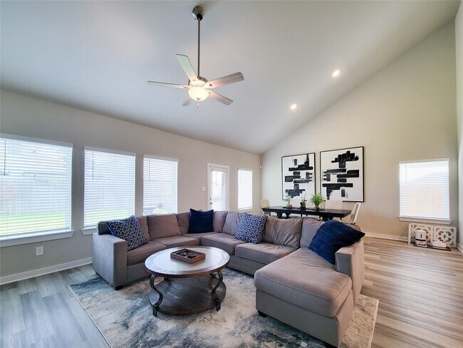 Building Photo - 8401 Hazel River Dr
