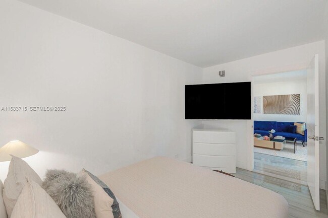 Building Photo - 2301 Collins Ave