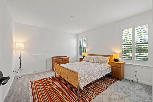 Building Photo - 8190 Smiths Cir