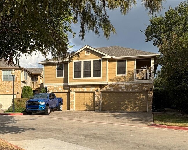 Building Photo - 16100 S Great Oaks Dr